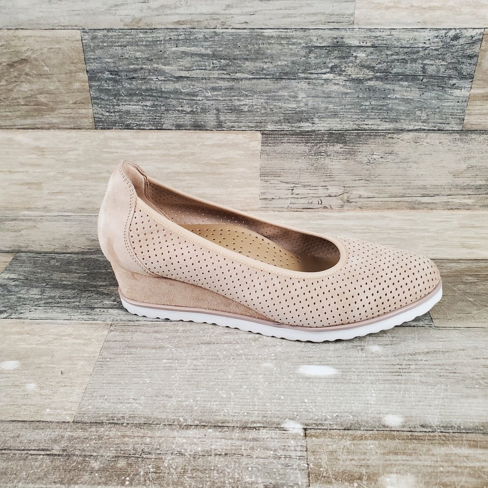 Van Eli Dalian Womens Pumps Sz 5.5 M Comfort Almond Toe Nude Suede Slip-On Shoes